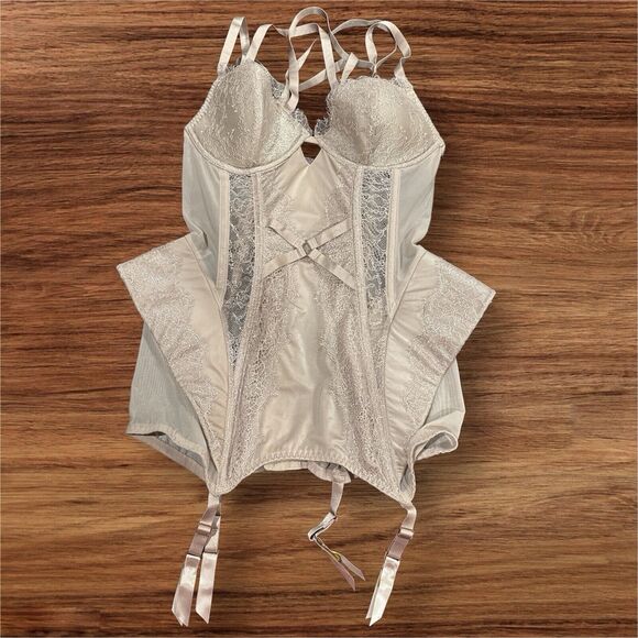 Victoria's Secret Strappy Eyelash Corset Boning W/Garters Nude 36B RARE Sexy - Picture 5 of 9